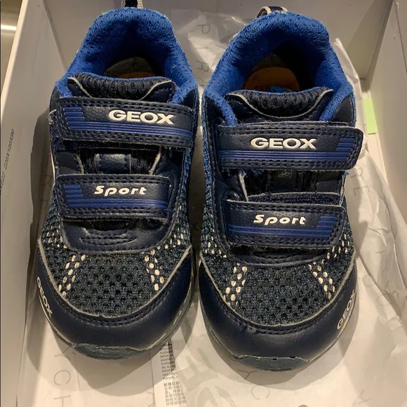 Geox boys sneakers - great used condition - Picture 1 of 4